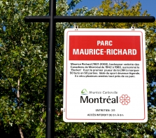 Le parc Maurice-Richard sur  l'avenue piétonne Park Stanley.