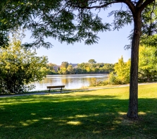 Le parc Maurice Richard sur l'avenue piétonne Park Stanley.